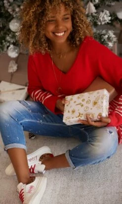 Pull Juliann Oversize Rouge Marinière Blanc -Vêtements Soldes 2024 facetune 15 11 2023 20 21 59