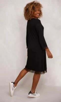 Fond De Robe ML Noir -Vêtements Soldes 2024 facetune 15 11 2023 20 43 32