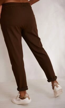 Pantalon Sean Chocolat 14 Pantalon Sean Chocolat -Vêtements Soldes 2024 facetune 15 11 2023 21 18 49