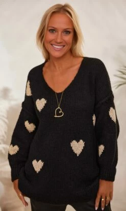 Pull Orso Noir Hearts Or 14 Pull Orso Noir Hearts Or -Vêtements Soldes 2024 facetune 15 12 2023 15 59 07