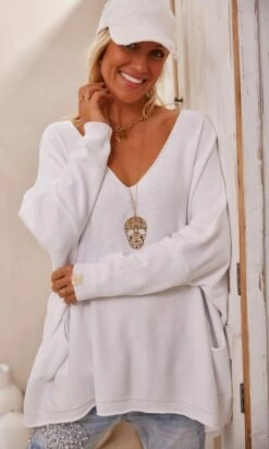 Pull Nestor Oversize Blanc -Vêtements Soldes 2024 facetune 16 02 2024 10 23 25