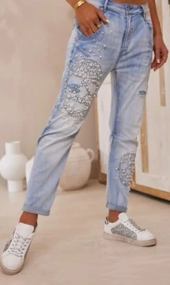 Jean's Daegan -Vêtements Soldes 2024 facetune 16 02 2024 10 51 53