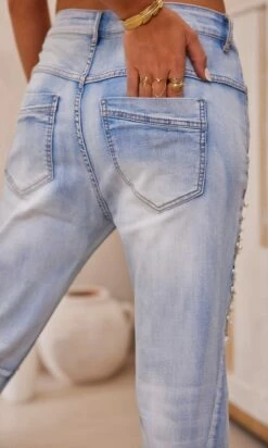 Jean's Daegan -Vêtements Soldes 2024 facetune 16 02 2024 11 02 11