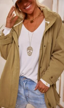 Pull Nestor Oversize Blanc -Vêtements Soldes 2024 facetune 16 02 2024 13 55 51