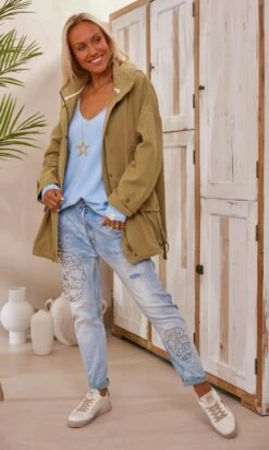 Pull Nestor Oversize Bleu Ciel -Vêtements Soldes 2024 facetune 16 02 2024 16 14 09