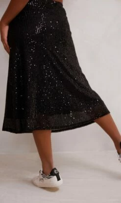 Jupe Lucinda Sequins Noir -Vêtements Soldes 2024 facetune 16 11 2023 10 19 15