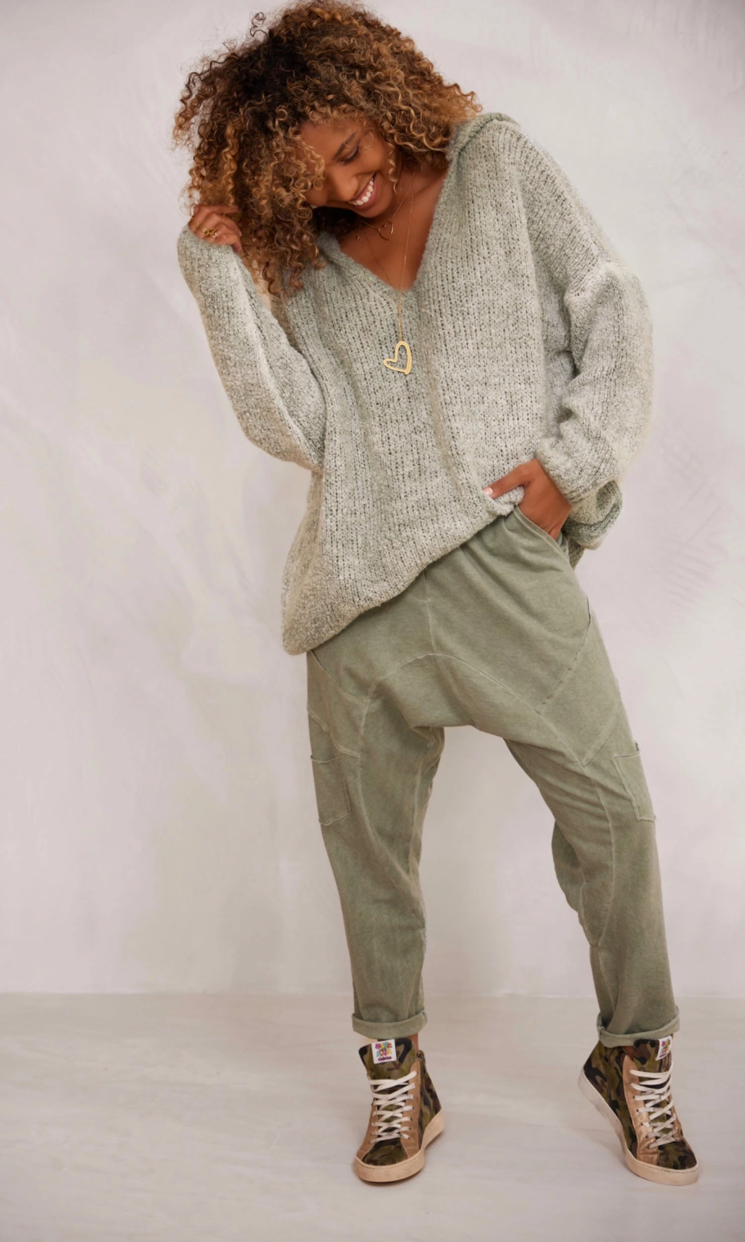 Pull Zack Capuche Oversize Kaki 5 Pull Zack Capuche Oversize Kaki – Image 3