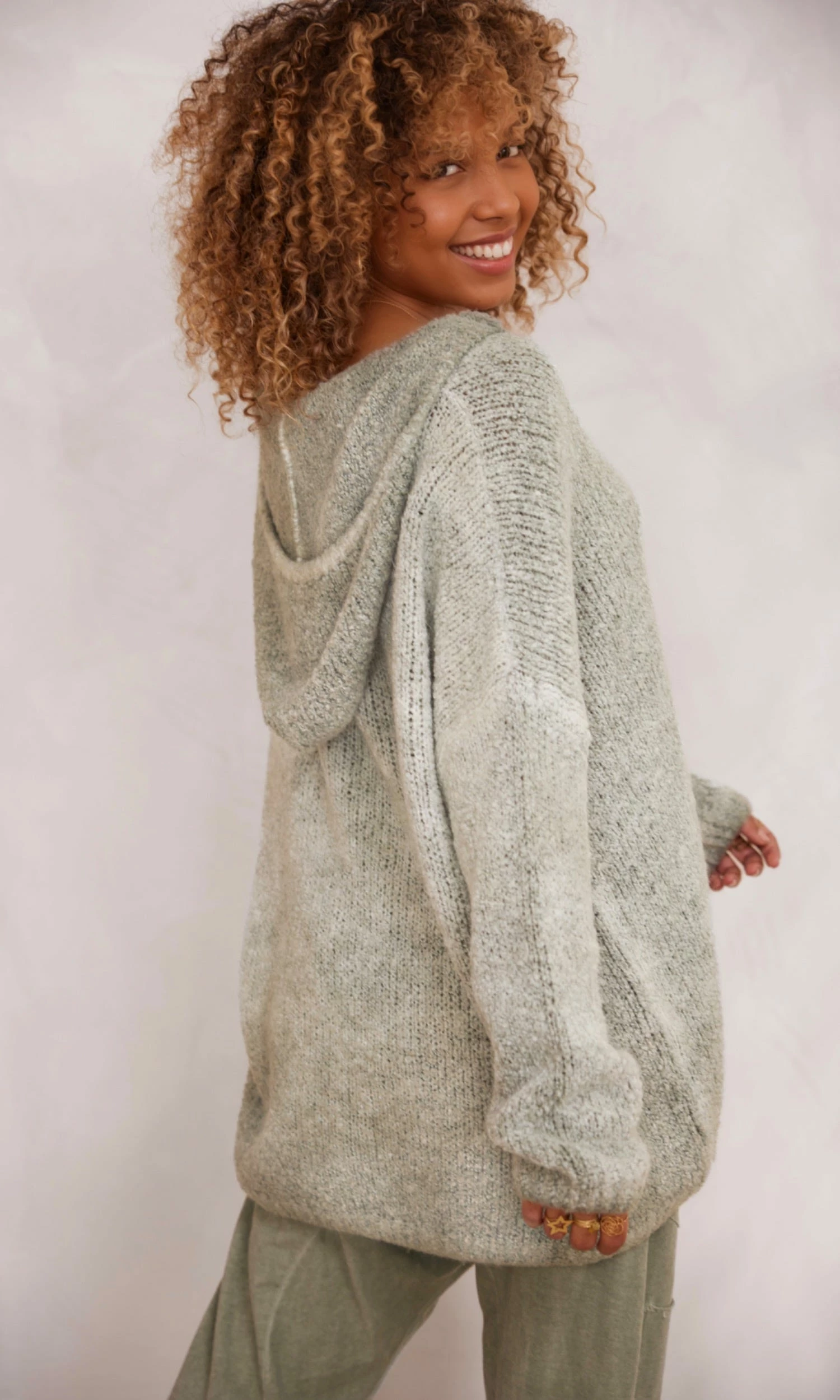 Pull Zack Capuche Oversize Kaki 8 Pull Zack Capuche Oversize Kaki – Image 6