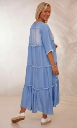 Robe Talya Jean's Used Denim -Vêtements Soldes 2024 facetune 17 01 2024 15 39 27