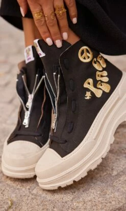 Petite Robe Pull Léon Oversize Noir -Vêtements Soldes 2024 facetune 17 10 2023 10 29 30