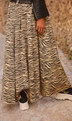 Jupon Ayron Satin Camel Zèbre -Vêtements Soldes 2024 facetune 17 10 2023 11 14 26