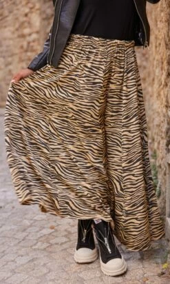 Jupon Ayron Satin Camel Zèbre -Vêtements Soldes 2024 facetune 17 10 2023 11 19 02