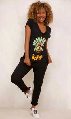 T-Shirt Magda Noir Pluma Skull Karma Multicolor -Vêtements Soldes 2024 facetune 17 11 2023 06 50 46