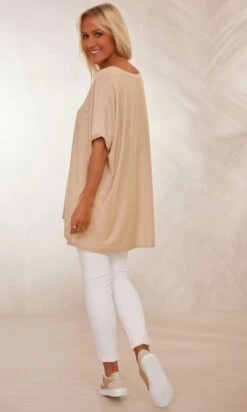 T-Shirt Iloé Oversize Doré Irisé -Vêtements Soldes 2024 facetune 18 01 2024 09 20 38