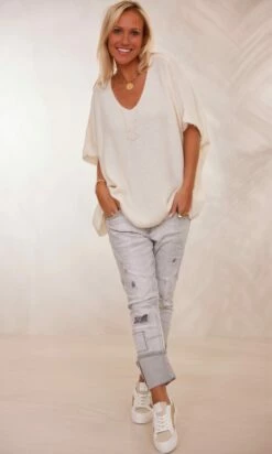 Pull Giuliano MC Oversize Blanc Cassé -Vêtements Soldes 2024 facetune 18 01 2024 14 49 10