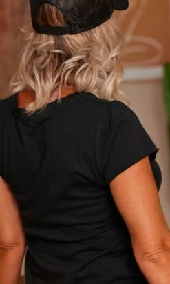 T-Shirt Magda Noir Happy Love Karma Or -Vêtements Soldes 2024 facetune 18 07 2023 10 15 01