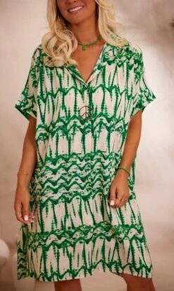 Petite Robe Chemise Sherine Oversize Vert Kasaï -Vêtements Soldes 2024 facetune 18 08 2023 12 15 27