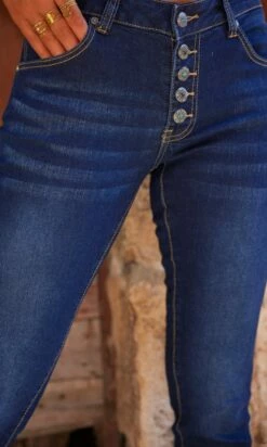 Jean's Connor Brut -Vêtements Soldes 2024 facetune 18 09 2023 12 08 00