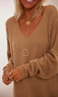 Petite Robe Pull Alcinda Oversize Camel -Vêtements Soldes 2024 facetune 19 01 2024 11 05 10