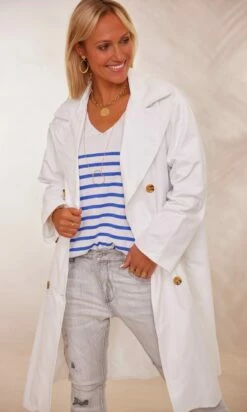 Pull Yann MC Oversize Blanc Marinière Bleu Electrique -Vêtements Soldes 2024 facetune 19 01 2024 15 07 24