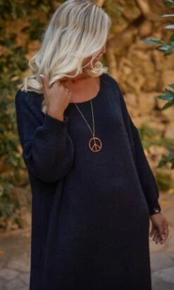 Robe Pull Anna Noir 13 Robe Pull Anna Noir -Vêtements Soldes 2024 facetune 19 09 2023 10 50 52