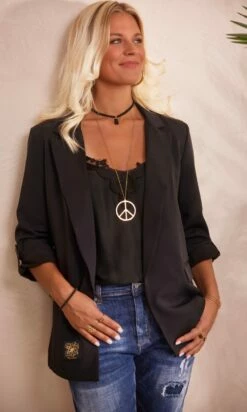 Jean's Ozzy Used Brut 15 Jean's Ozzy Used Brut -Vêtements Soldes 2024 facetune 19 09 2023 12 40 07