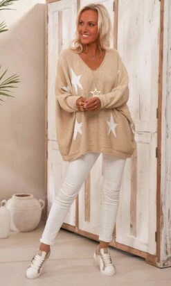 Pull Arsène Oversize Beige Stars Blanc -Vêtements Soldes 2024 facetune 20 02 2024 09 14 54 1