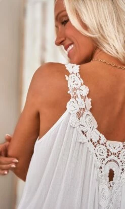 Tunique Paloma Blanc -Vêtements Soldes 2024 facetune 20 02 2024 09 27 08