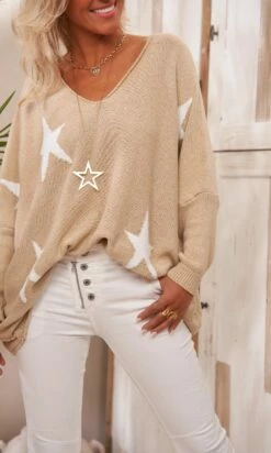 Pull Arsène Oversize Beige Stars Blanc -Vêtements Soldes 2024 facetune 20 02 2024 09 59 11 1