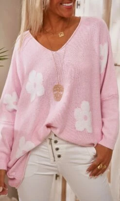 Pull Arsène Oversize Rose Clair Flowers Blanc -Vêtements Soldes 2024 facetune 20 02 2024 16 51 19