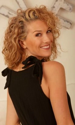 Robe Shannah Noir -Vêtements Soldes 2024 facetune 20 03 2023 12 27 32