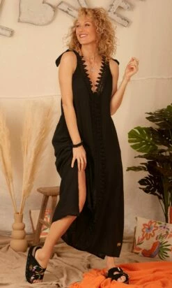 Robe Shannah Noir -Vêtements Soldes 2024 facetune 20 03 2023 12 27 56