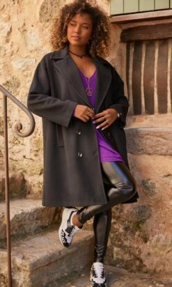 Pull Nestor Oversize Violet 12 Pull Nestor Oversize Violet -Vêtements Soldes 2024 facetune 20 09 2023 16 20 49