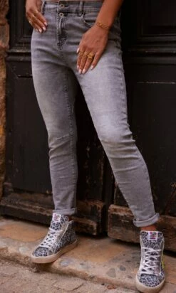 Jean's Eddy Used Gris -Vêtements Soldes 2024 facetune 20 10 2023 11 35 02