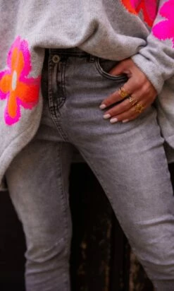 Jean's Eddy Used Gris -Vêtements Soldes 2024 facetune 20 10 2023 11 36 08