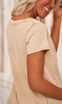 T-Shirt Elio MC Camel Heart Joy Or 11 T-Shirt Elio MC Camel Heart Joy Or -Vêtements Soldes 2024 facetune 21 02 2024 09 24 17