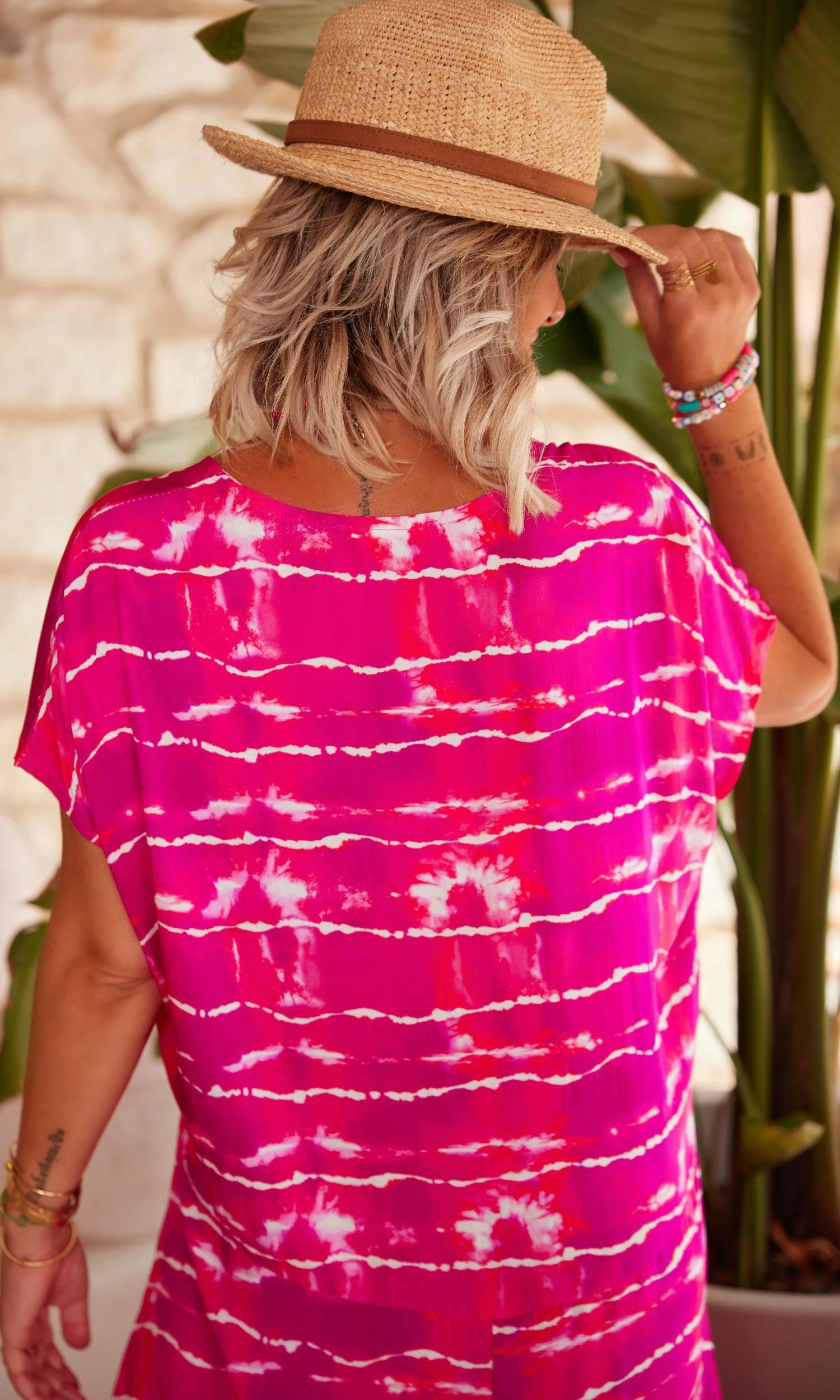 Robe Izabella Tie & Dye Lines Rose Fuchsia 8 Robe Izabella Tie & Dye Lines Rose Fuchsia – Image 6