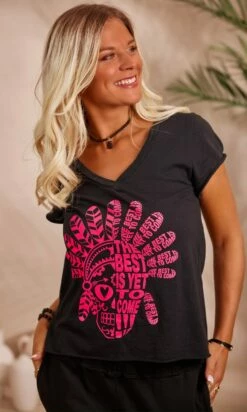T-Shirt Magda Noir The Best Skull Rose Fluo -Vêtements Soldes 2024 facetune 21 08 2023 14 55 50