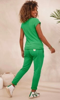 T-Shirt Magda Vert Brésil Love Blanc -Vêtements Soldes 2024 facetune 21 09 2023 10 28 55 1