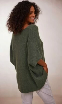 Pull Giuliano MC Oversize Kaki 12 Pull Giuliano MC Oversize Kaki -Vêtements Soldes 2024 facetune 22 01 2024 14 29 45