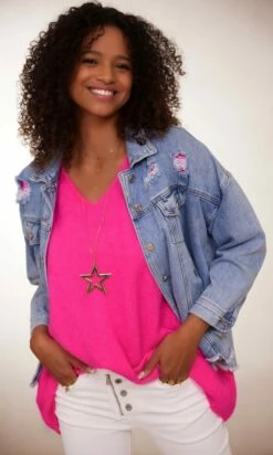 Pull Giuliano MC Oversize Rose Fluo -Vêtements Soldes 2024 facetune 22 01 2024 16 53 34