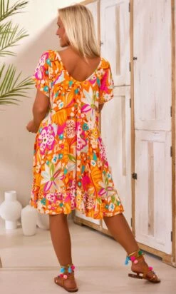 Petite Robe Tess Orange Bird Of Paradise -Vêtements Soldes 2024 facetune 22 02 2024 14 21 52