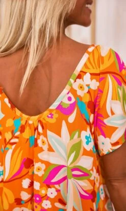 Petite Robe Tess Orange Bird Of Paradise -Vêtements Soldes 2024 facetune 22 02 2024 14 39 59 1