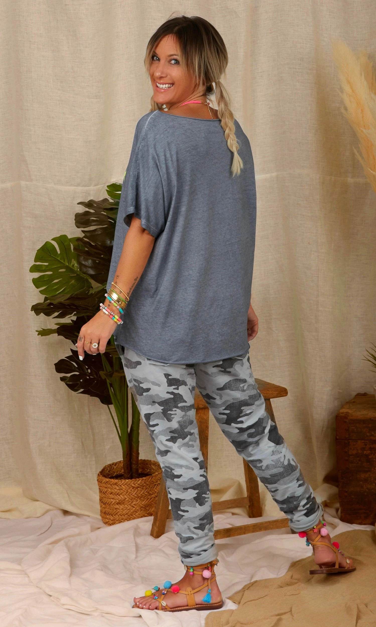 T-Shirt Solene Oversize Gris Amour Jaune Fluo 9 T-Shirt Solene Oversize Gris Amour Jaune Fluo – Image 7