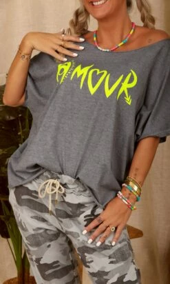 T-Shirt Solene Oversize Gris Amour Jaune Fluo 14 T-Shirt Solene Oversize Gris Amour Jaune Fluo -Vêtements Soldes 2024 facetune 22 03 2023 20 47 19