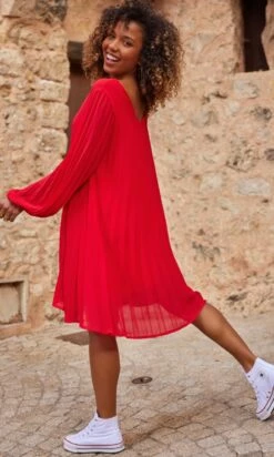 Petite Robe Nuria Plissée Rouge -Vêtements Soldes 2024 facetune 22 09 2023 09 53 03