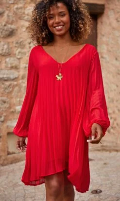 Petite Robe Nuria Plissée Rouge -Vêtements Soldes 2024 facetune 22 09 2023 10 00 00