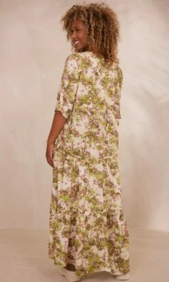 Robe Talya Vert Anis Flower Bloom -Vêtements Soldes 2024 facetune 22 10 2023 16 07 14