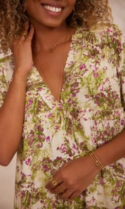 Robe Talya Vert Anis Flower Bloom -Vêtements Soldes 2024 facetune 22 10 2023 16 11 08