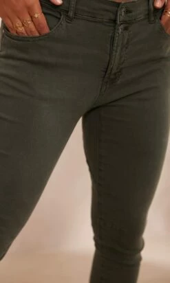 Pantalon Eddy Kaki 15 Pantalon Eddy Kaki -Vêtements Soldes 2024 facetune 22 10 2023 16 36 27